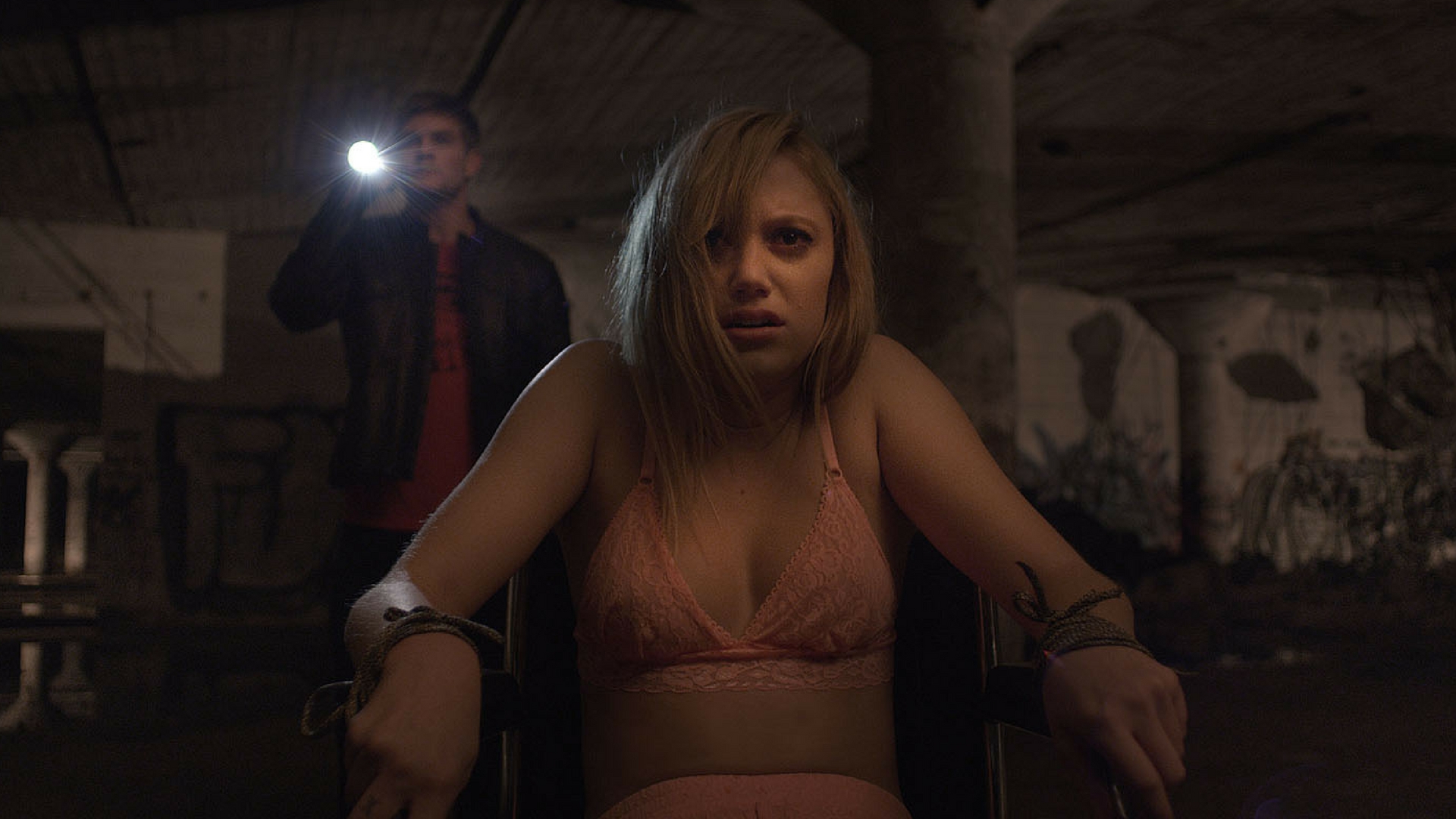 Review – “It Follows” is as Quiet as it is Terrifying
